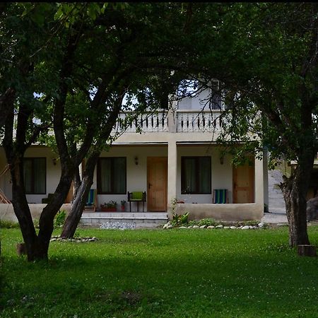 Garden House Hotel Mestia Buitenkant foto